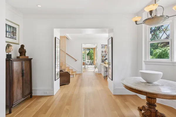 $2,875,000 | 2225 Lake Of The Isles Parkway East, Minneapolis, MN 55405