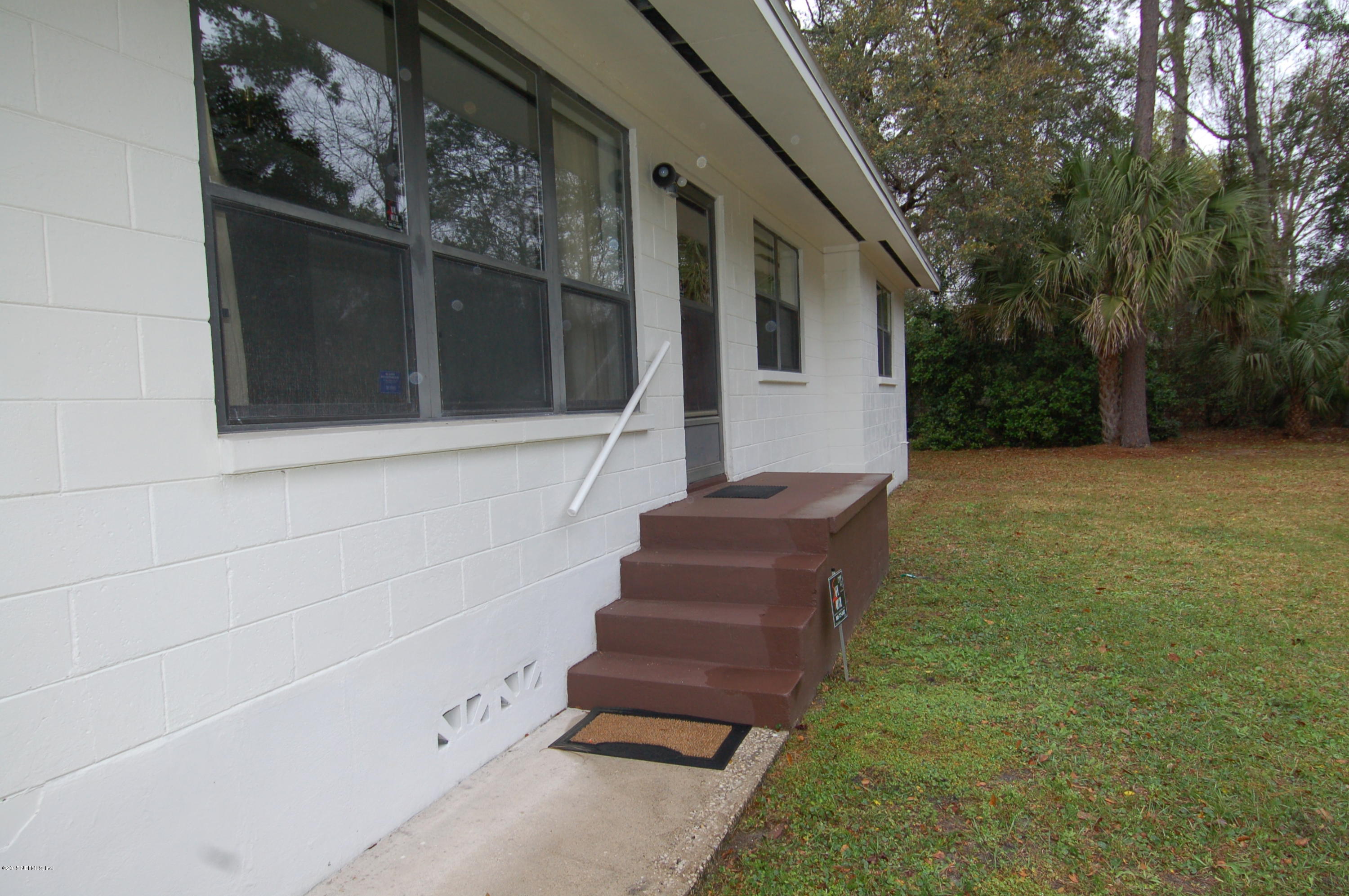 11840 Charlie Road Jacksonville, FL 32218 - Photo 10 of 30 10 Front Entry.JPG