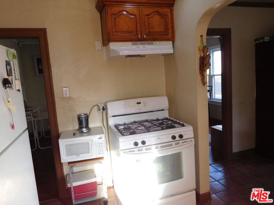 2841 Wellington Road Los Angeles, CA 90016 - Photo 11 of 36 Gallery Image 11