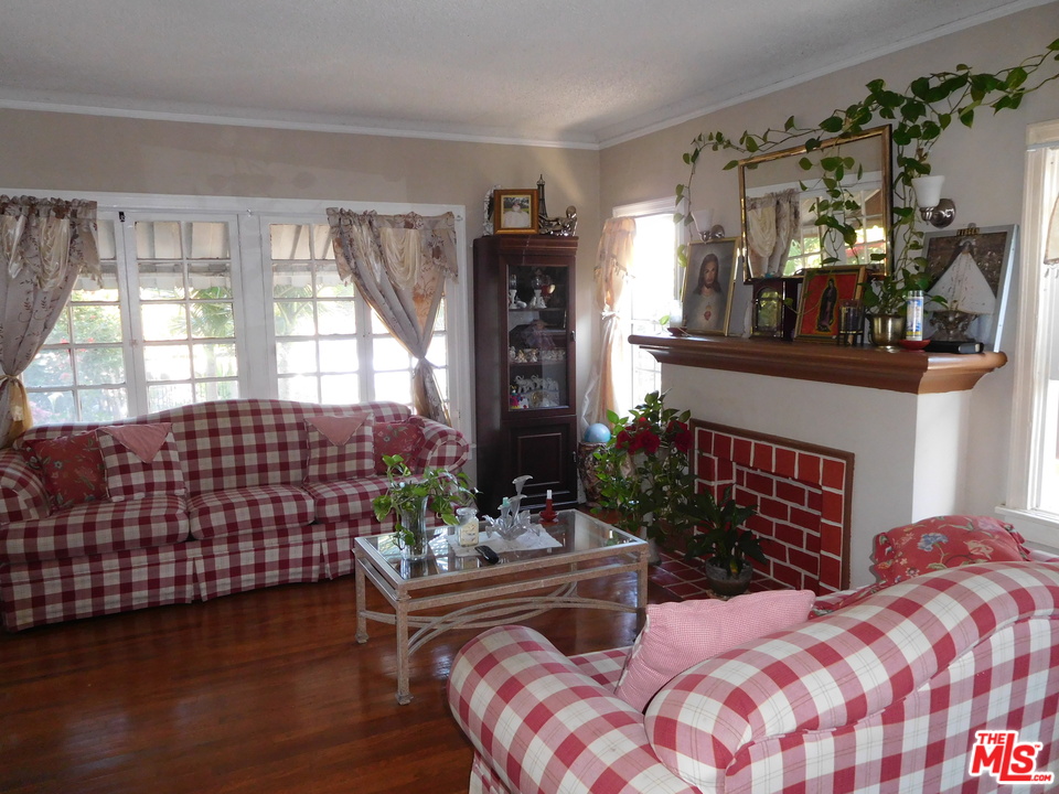 2841 Wellington Road Los Angeles, CA 90016 - Photo 7 of 36 Gallery Image 7
