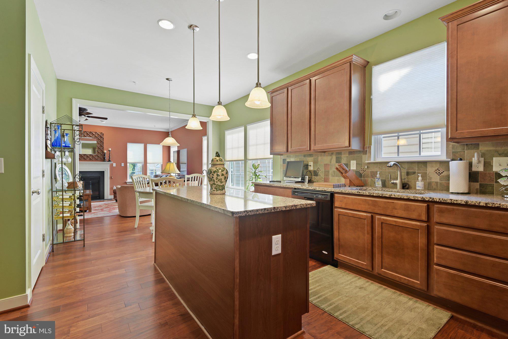 22 Trail Ride Drive, Unit 434 Taneytown, MD 21787 - Photo 4 of 35 Kitchen w/upgraded appliances, cabinets, & granite