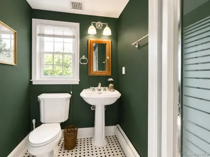 $1,100,000 | 15 Anita Place, Farmingdale, NY 11735