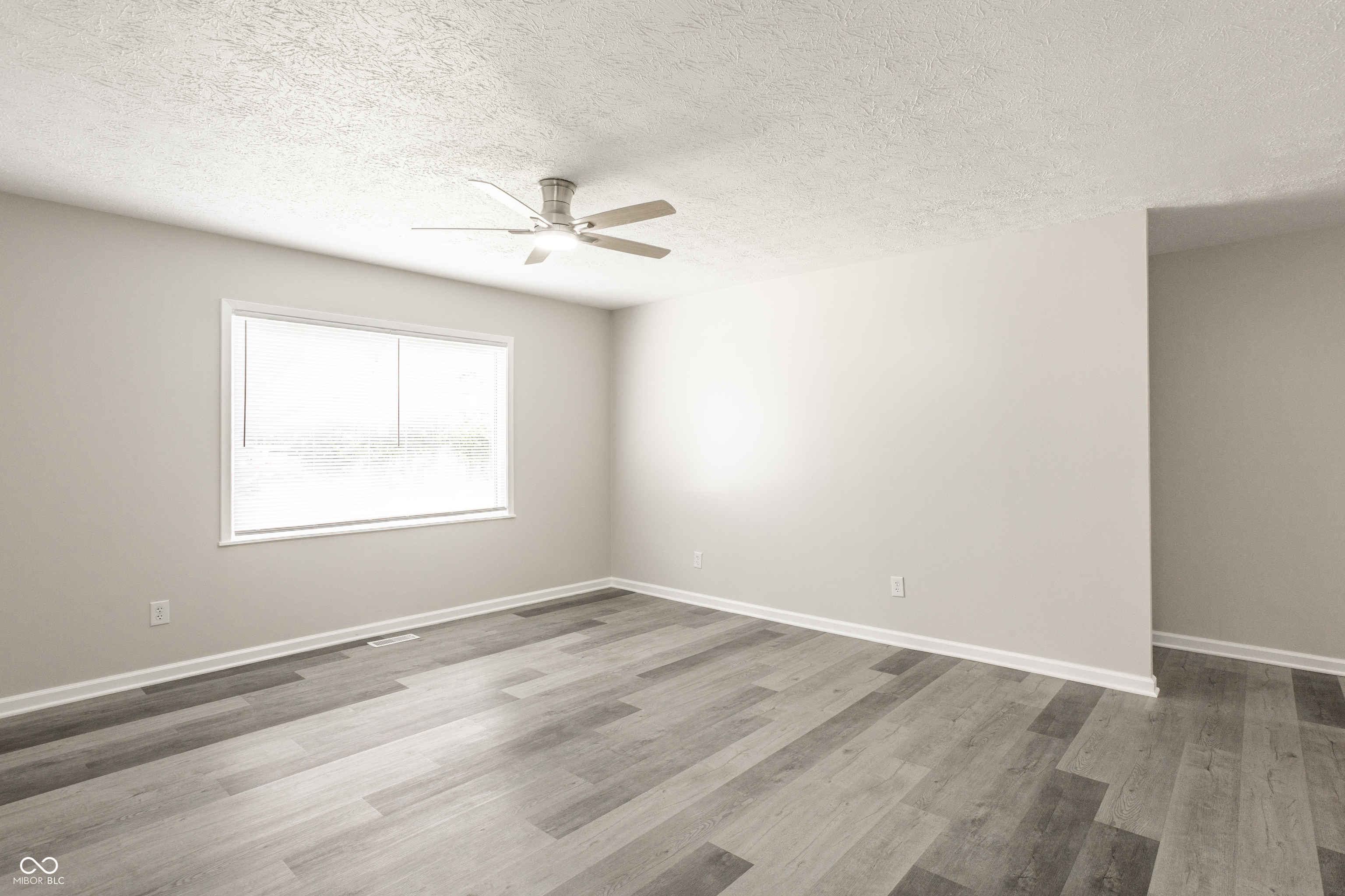 9969 Montery Road Indianapolis, IN 46235 - Photo 4 of 29