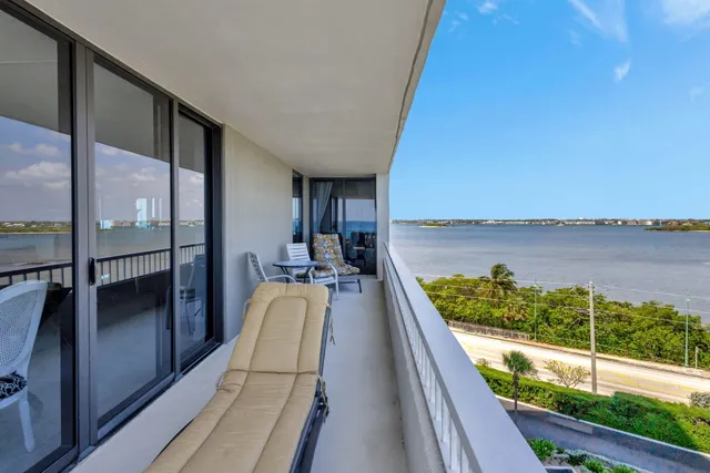 $8,000 | 5550 North Ocean Drive, Unit 7C, Singer Island, FL 33404