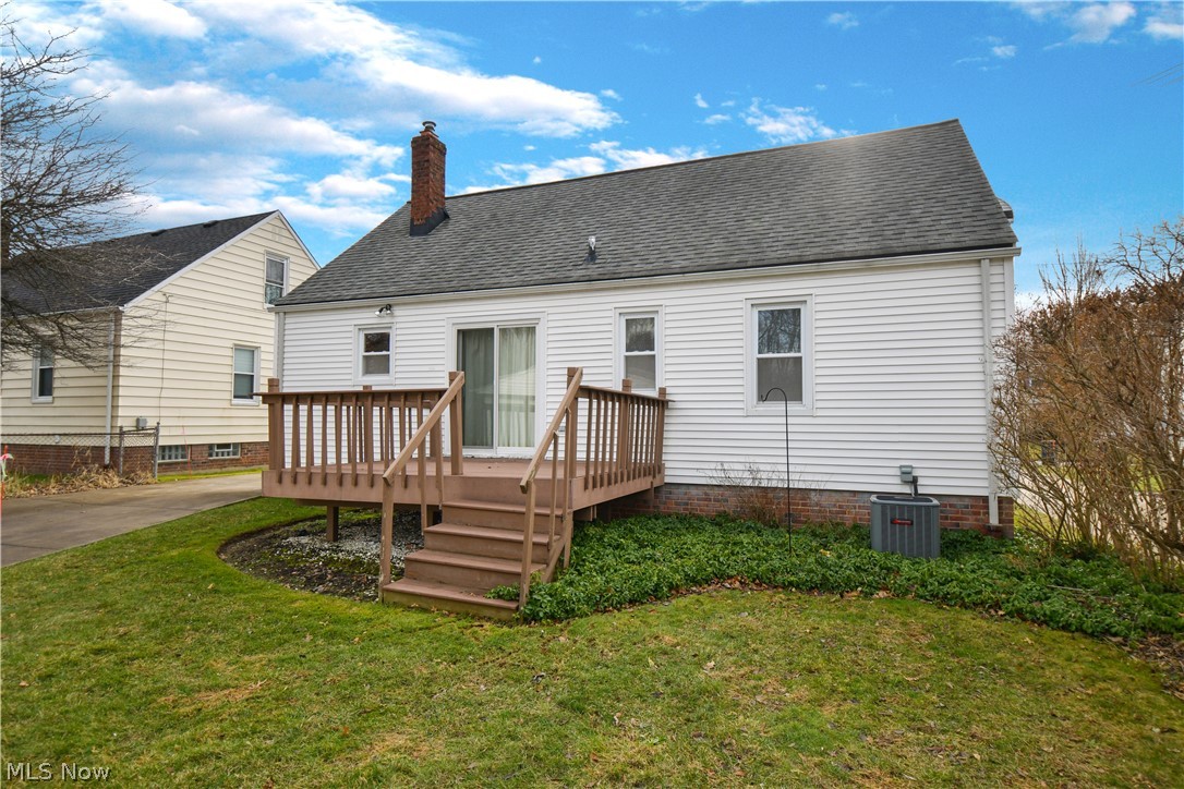 5515 Huron Road Lyndhurst, OH 44124 - Photo 29 of 35