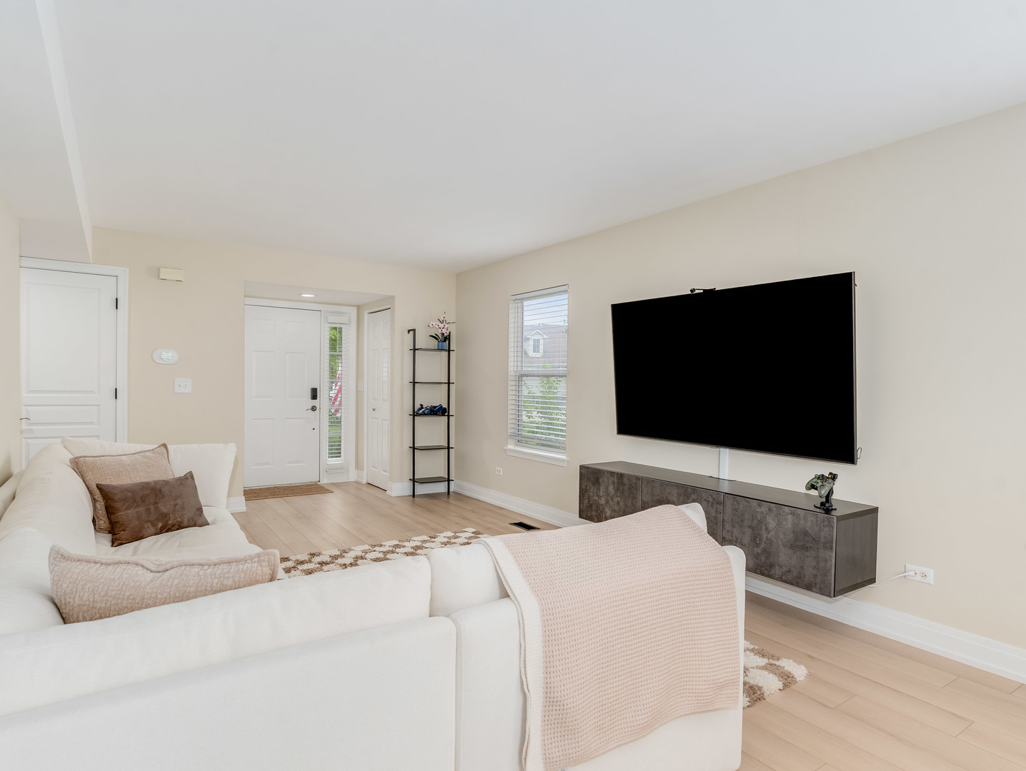 3721 Harms Road Joliet, IL 60435 - Photo 7 of 28