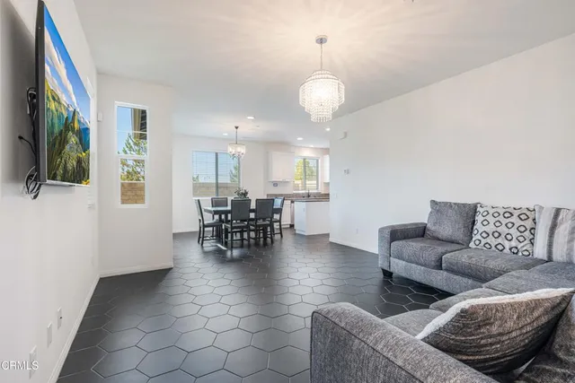 $665,000 | 344 Campbell Court, Santa Paula, CA 93060