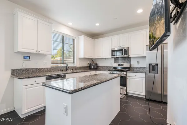 $660,000 | 344 Campbell Court, Santa Paula, CA 93060