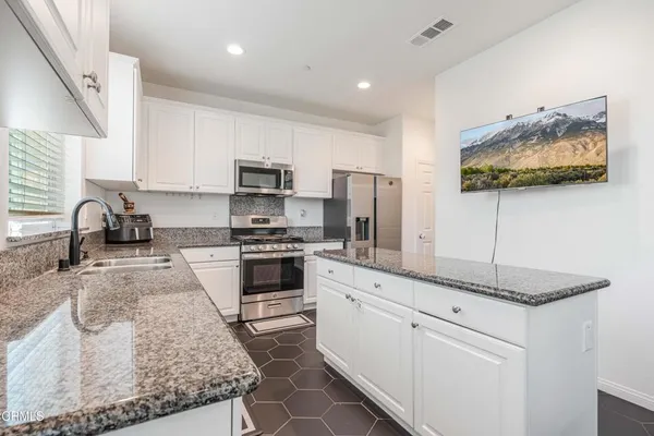 $660,000 | 344 Campbell Court, Santa Paula, CA 93060
