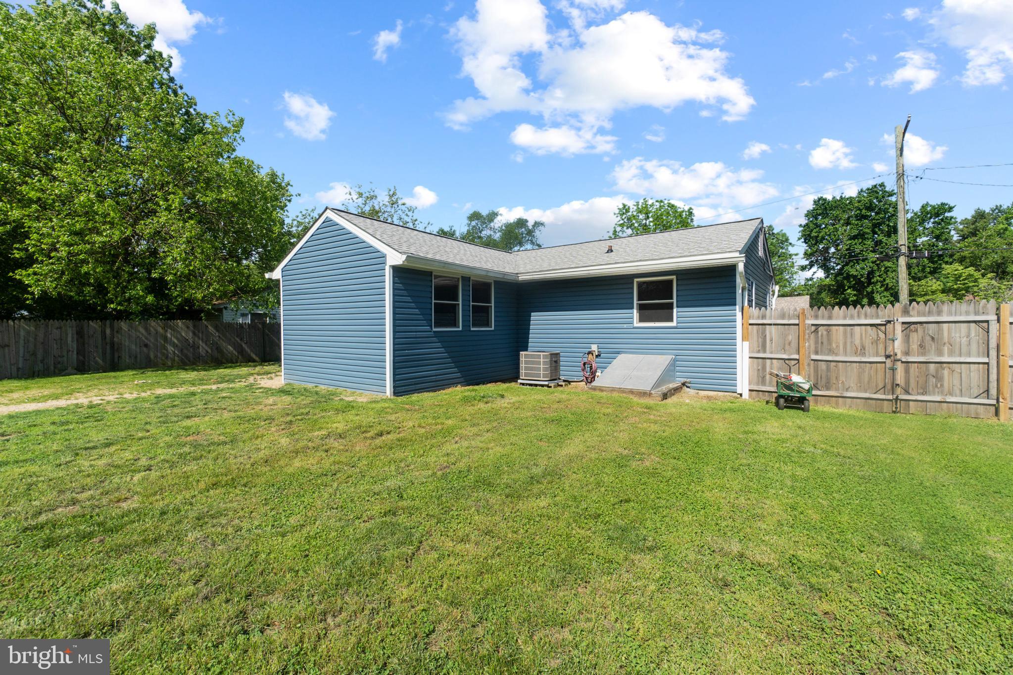 8393 Lockwood Road Pasadena, MD 21122 - Photo 29 of 39 Gallery Image 29
