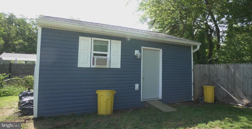 8393 Lockwood Road Pasadena, MD 21122 - Photo 30 of 39 Gallery Image 30