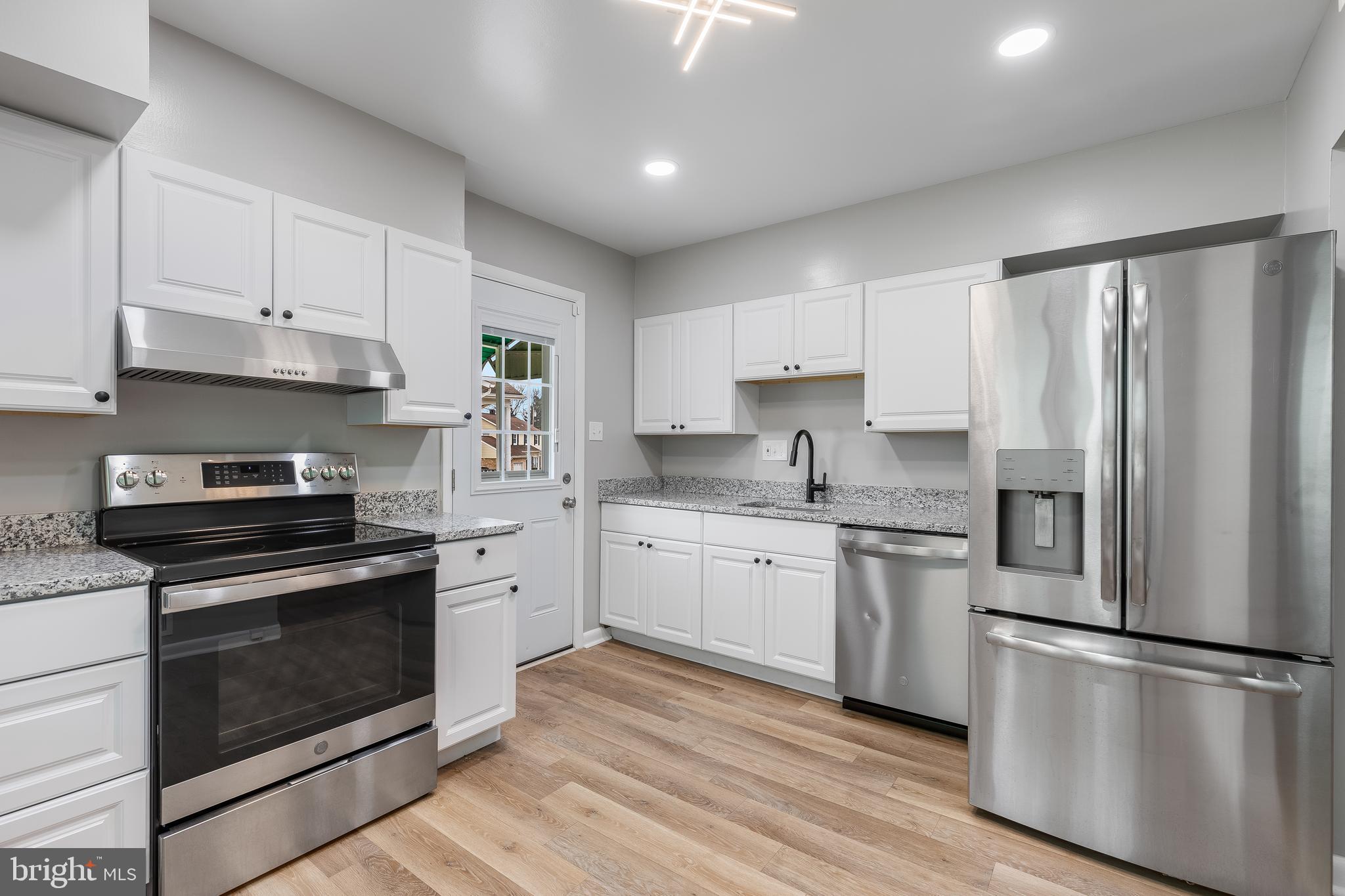 1324 Denbright Road Catonsville, MD 21228 - Photo 9 of 31