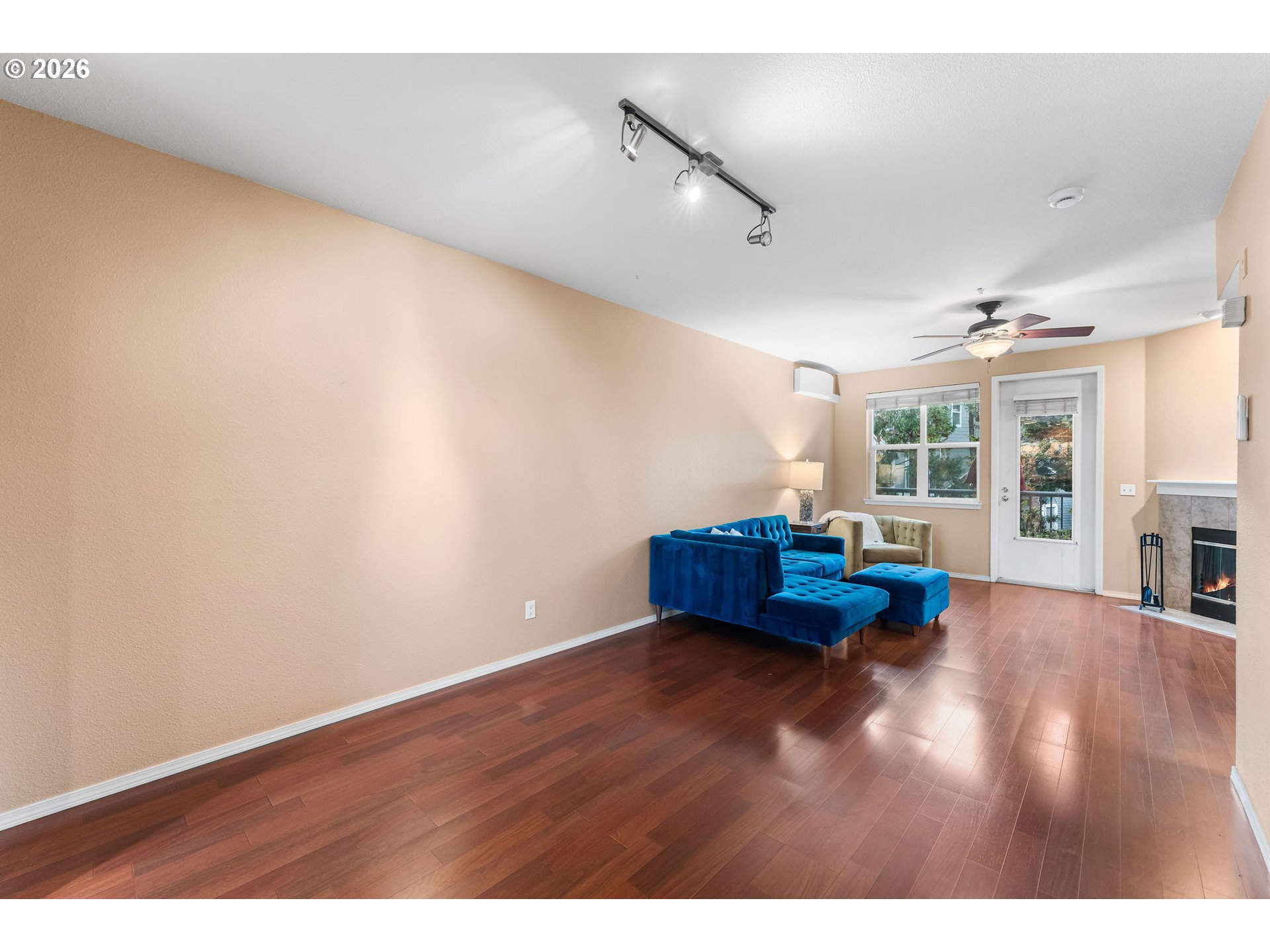 1816 Southeast Cutter Lane Vancouver, WA 98661 - Photo 12 of 43 a living room with furniture and a wooden floor
