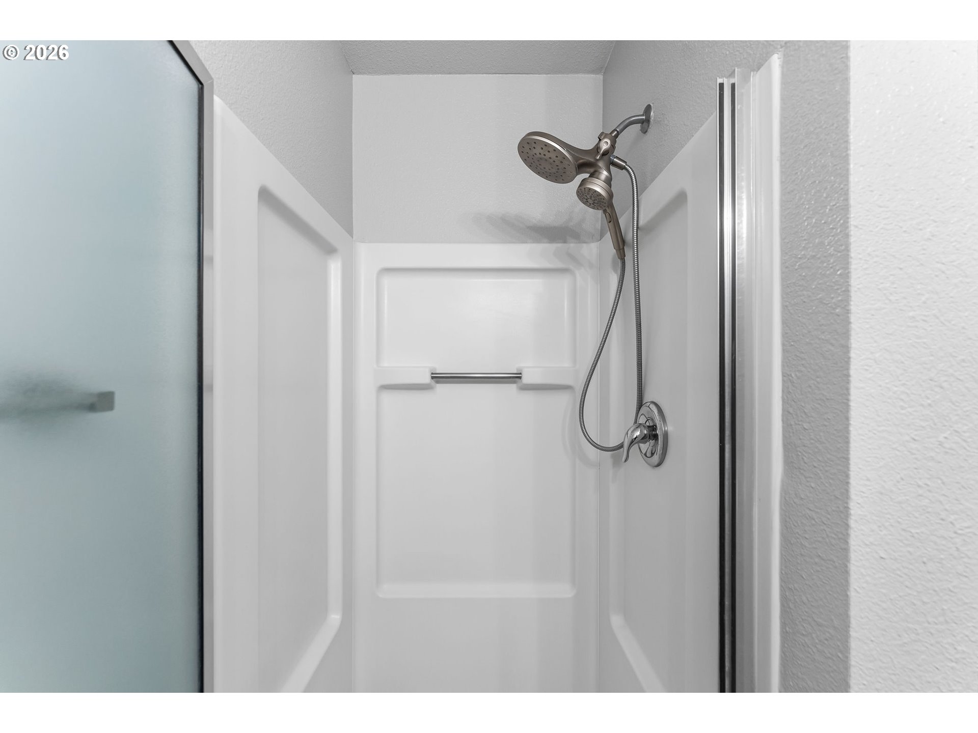 1816 Southeast Cutter Lane Vancouver, WA 98661 - Photo 28 of 43 a bathroom with a shower