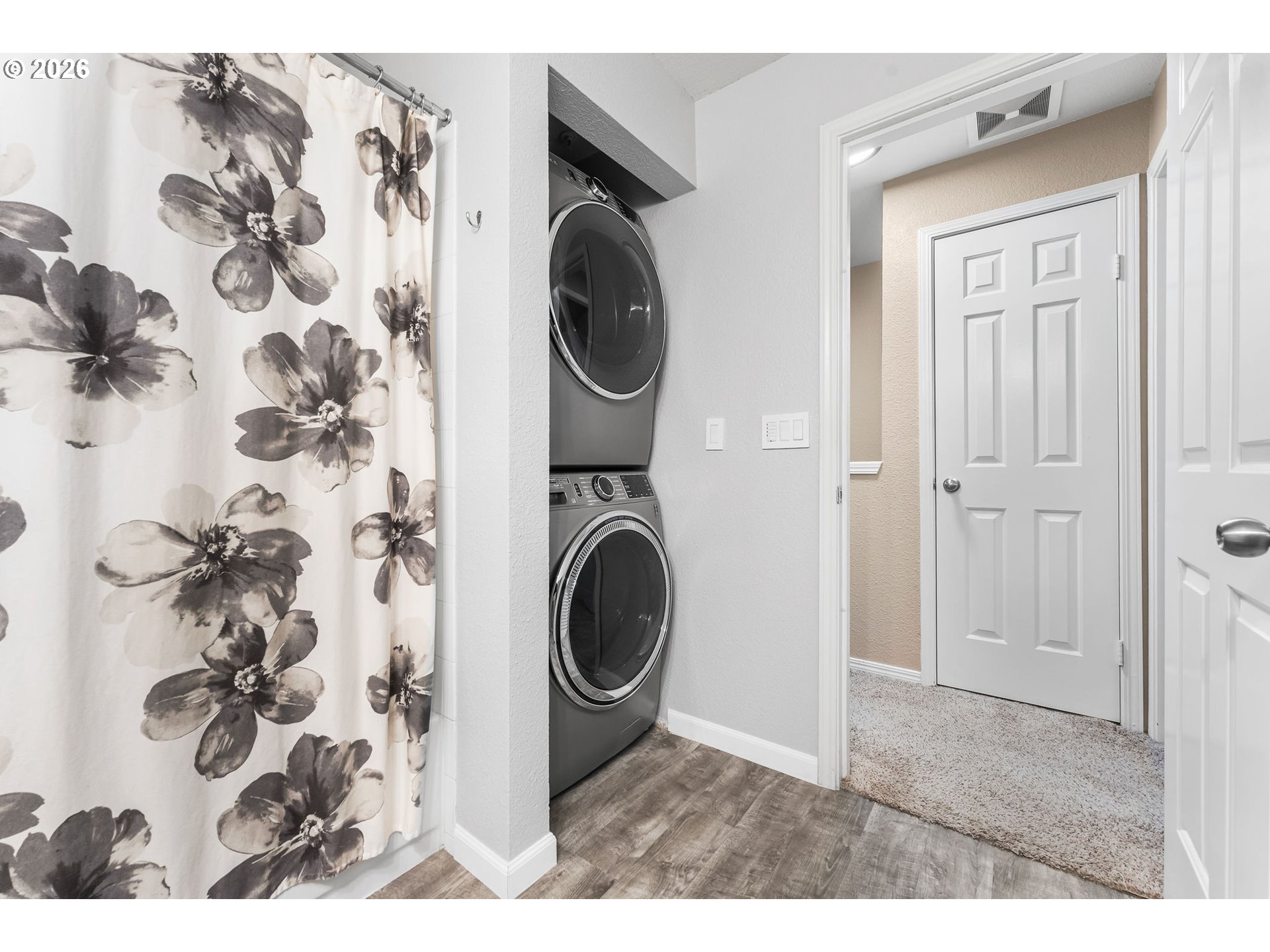 1816 Southeast Cutter Lane Vancouver, WA 98661 - Photo 33 of 43 a view of a hallway with washer and dryer