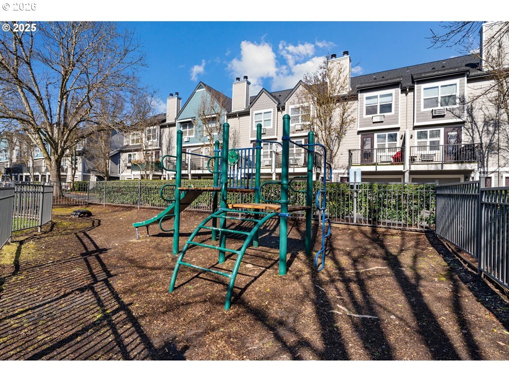 1816 Southeast Cutter Lane Vancouver, WA 98661 - Photo 39 of 43 a backyard of a house with barbeque oven