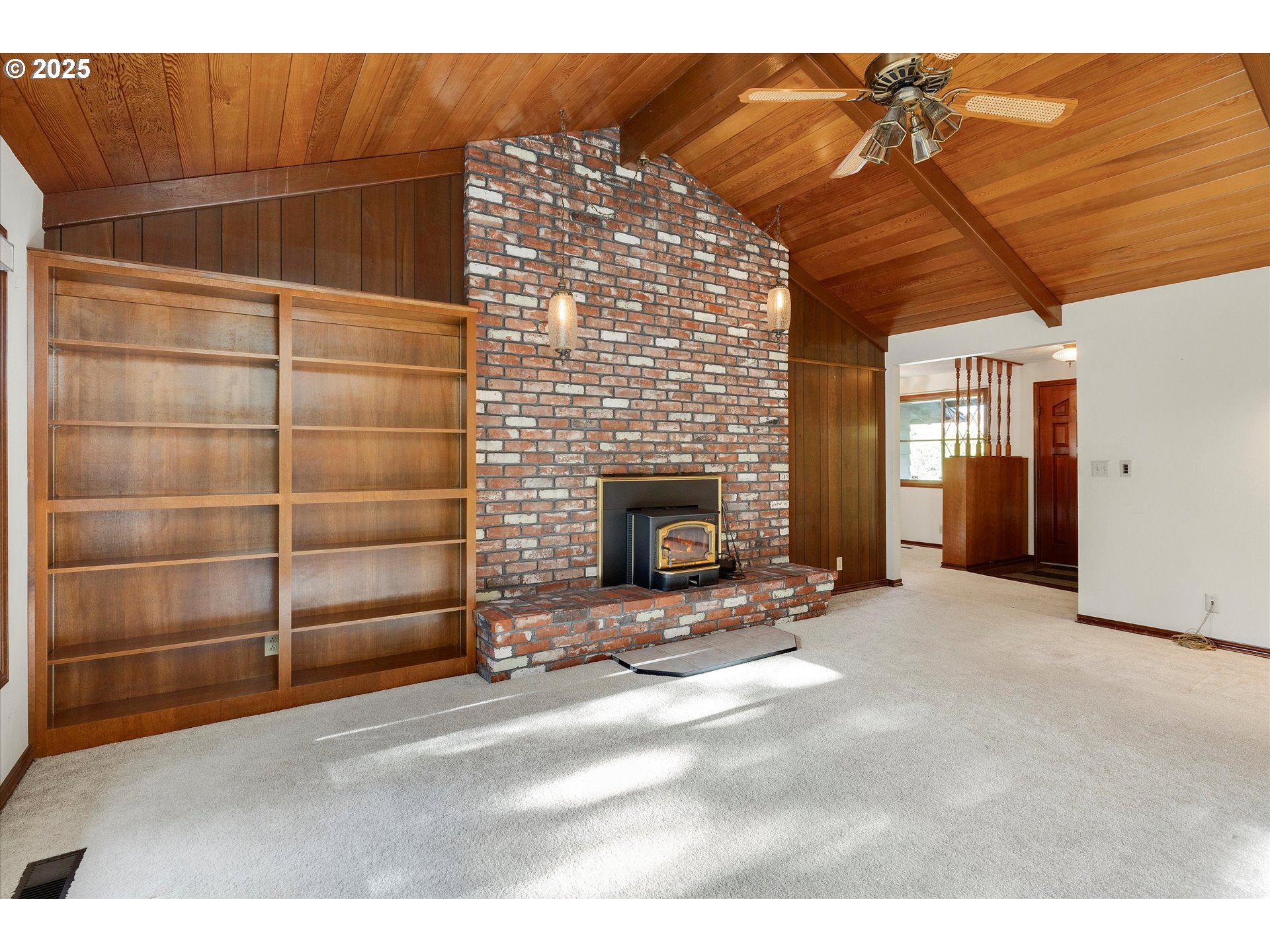22565 South Penman Road Oregon City, OR 97045 - Photo 7 of 45 Living Room