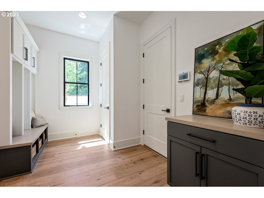 1012 Lake Front Road Lake Oswego, OR 97034 - Photo 12 of 43 Gallery Image 12