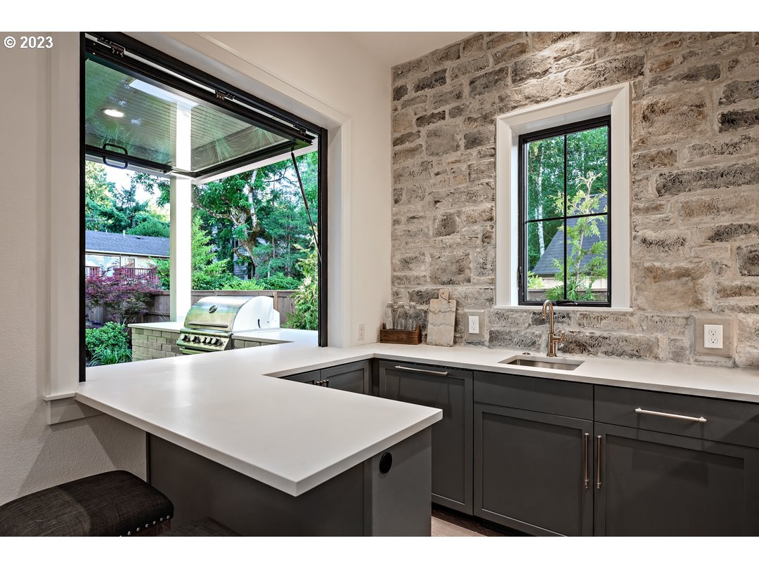 1012 Lake Front Road Lake Oswego, OR 97034 - Photo 16 of 43 Gallery Image 16