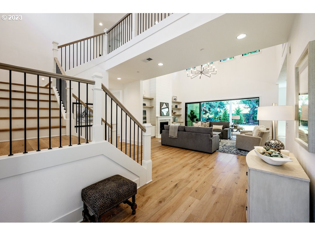 1012 Lake Front Road Lake Oswego, OR 97034 - Photo 2 of 43 Gallery Image 2