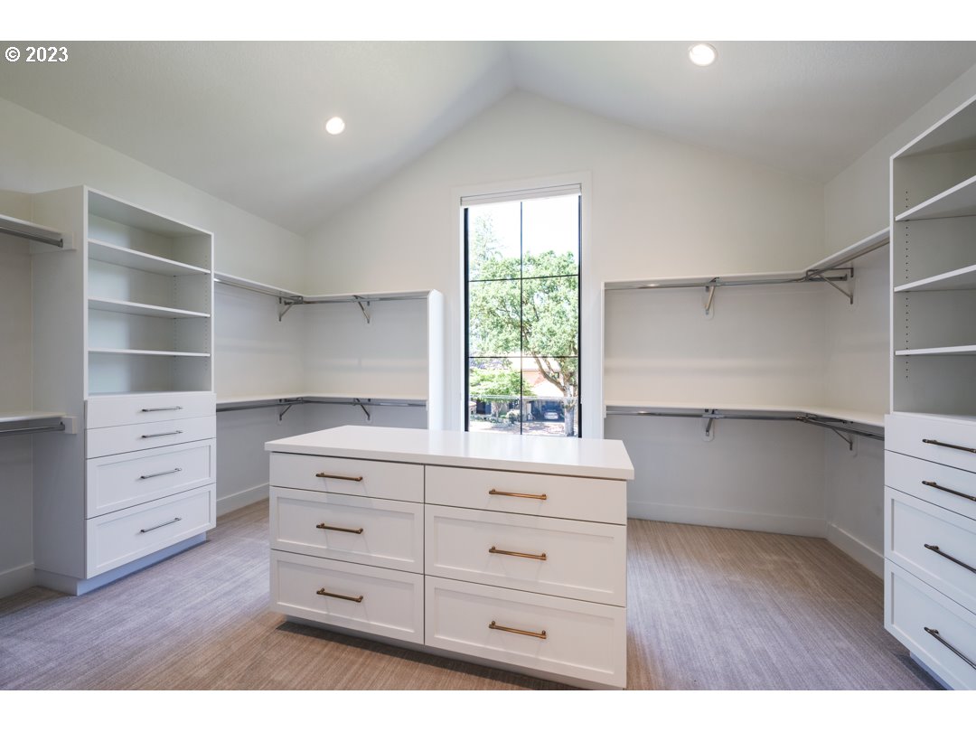 1012 Lake Front Road Lake Oswego, OR 97034 - Photo 21 of 43 Gallery Image 21