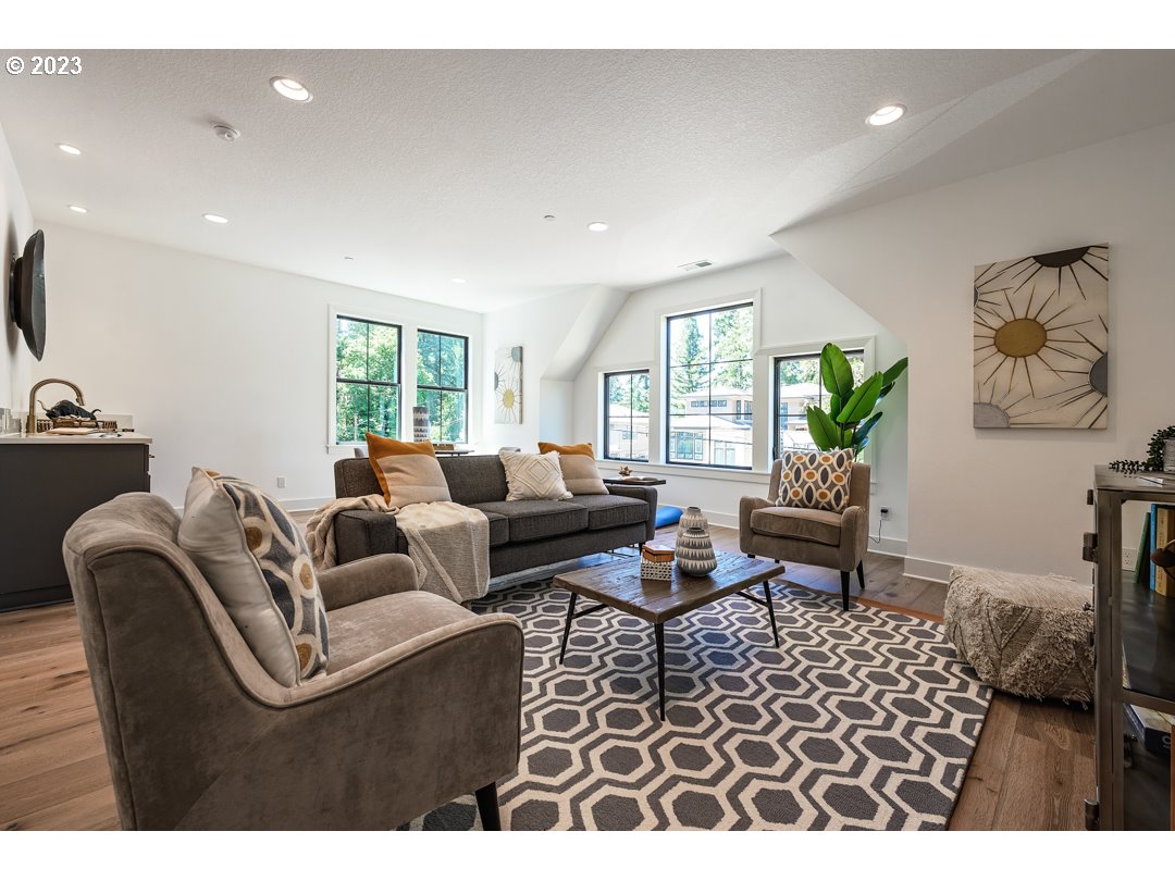 1012 Lake Front Road Lake Oswego, OR 97034 - Photo 23 of 43 Gallery Image 23