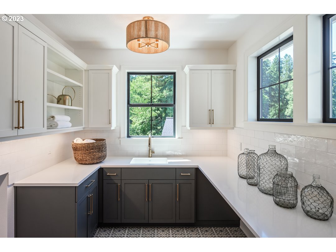1012 Lake Front Road Lake Oswego, OR 97034 - Photo 24 of 43 Gallery Image 24