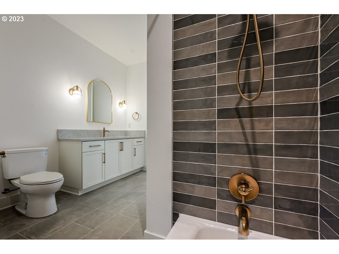1012 Lake Front Road Lake Oswego, OR 97034 - Photo 26 of 43 Gallery Image 26