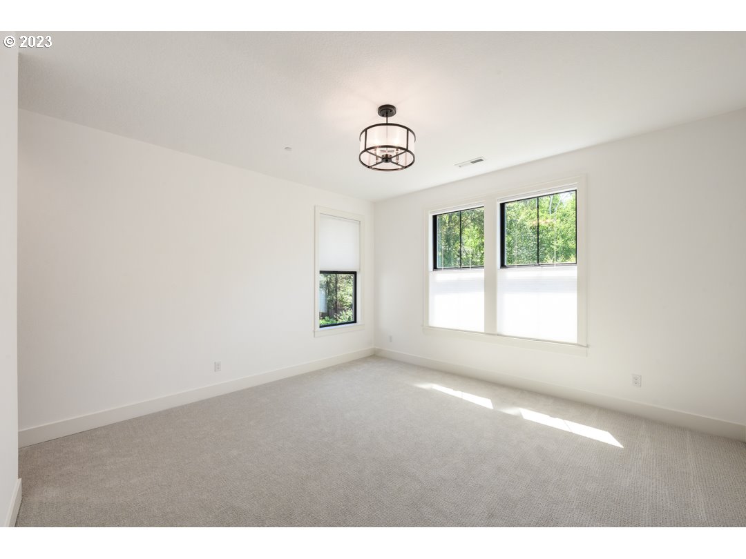 1012 Lake Front Road Lake Oswego, OR 97034 - Photo 29 of 43 Gallery Image 29