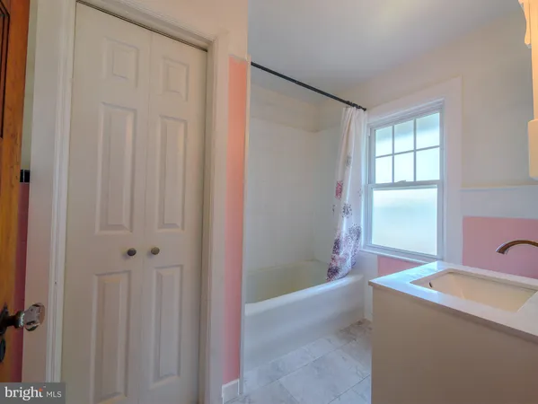 $400,000 | 4030 Huey Avenue, Drexel Hill, PA 19026