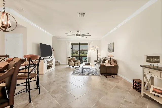 $2,400 | 20335 Lagente Circle, Venice, FL 34293