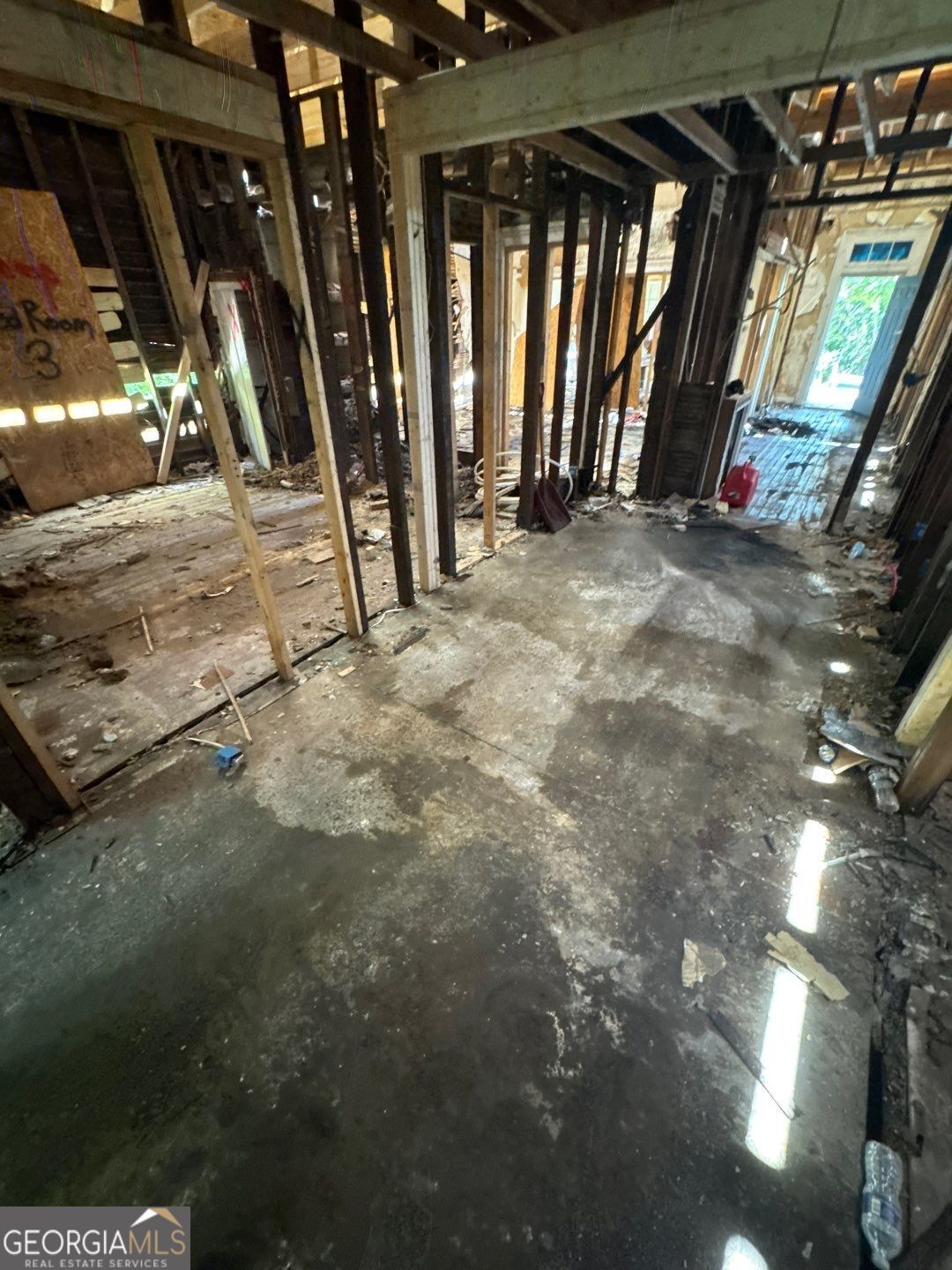 1812 5th Avenue West Macon, GA 31201 - Photo 11 of 22 a view of an empty room with wooden floor