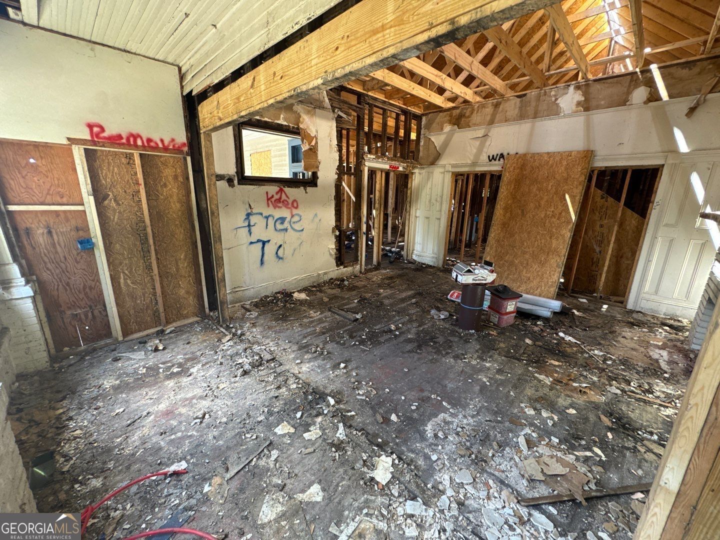 1812 5th Avenue West Macon, GA 31201 - Photo 19 of 22 a view of a garage