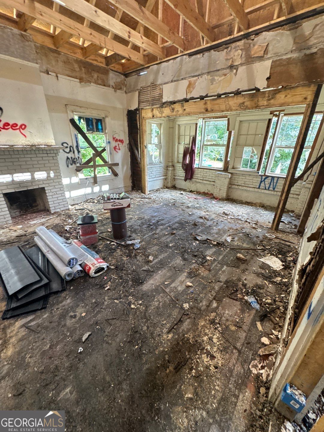 1812 5th Avenue West Macon, GA 31201 - Photo 10 of 22 a living room with furniture