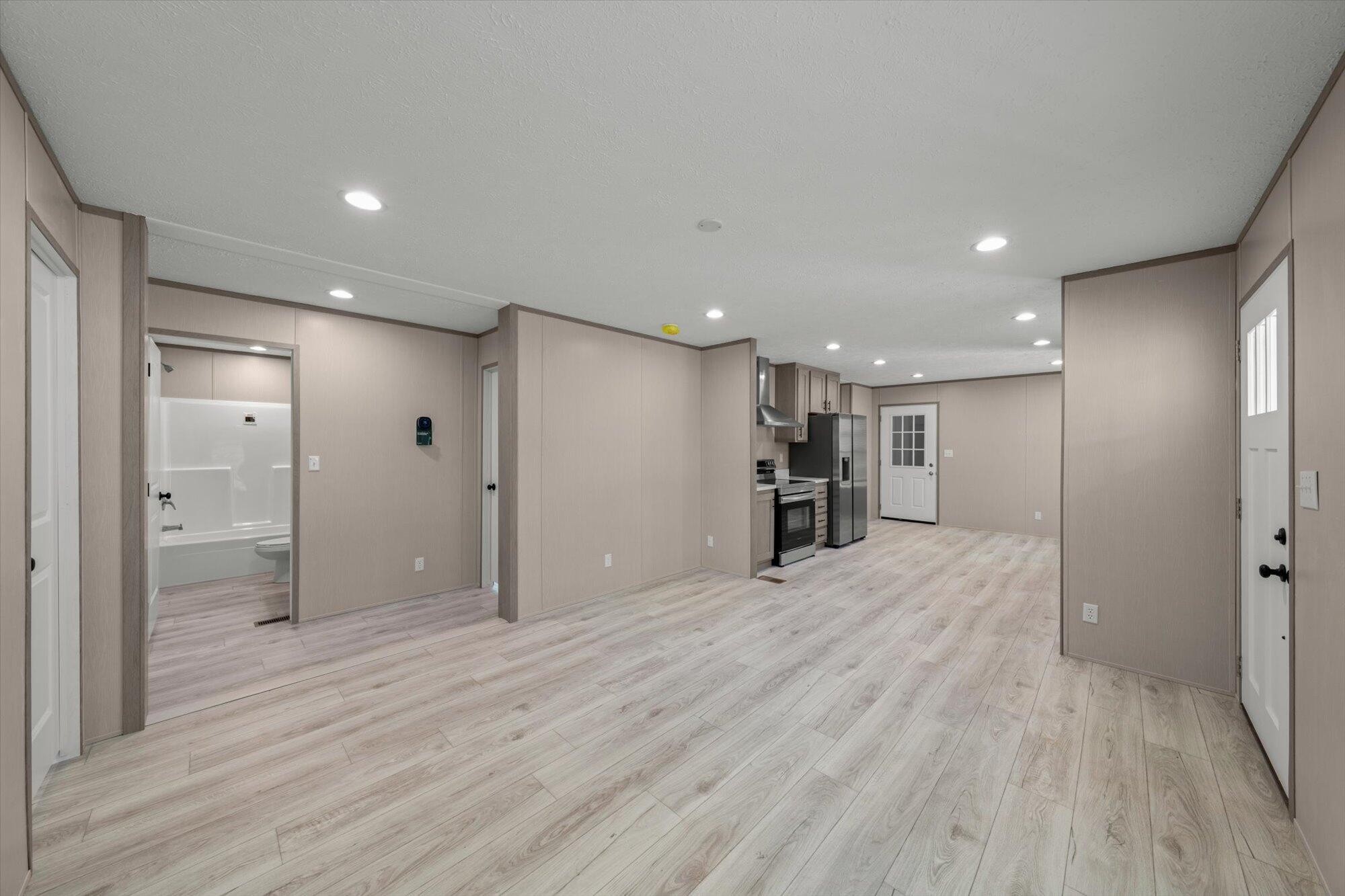 612 Caldwell Road Loudon, TN 37774 - Photo 4 of 16 a view of empty room with wooden floor