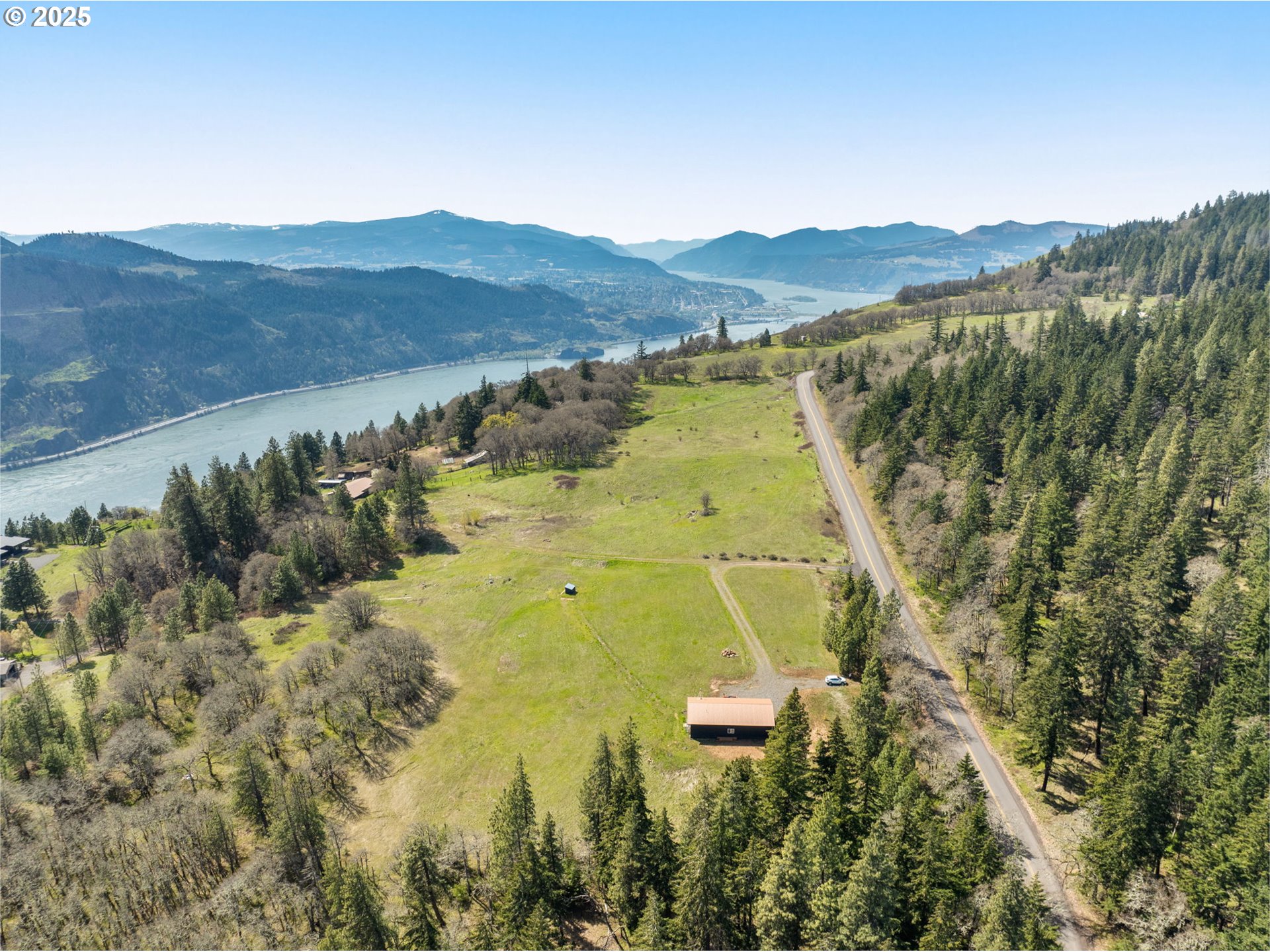 250 Courtney Road White Salmon, WA 98672 - Photo 6 of 27 Gallery Image 6