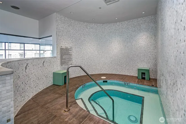 $1,775,000 | 1920 4th Avenue, Unit 2303, Seattle, WA 98101