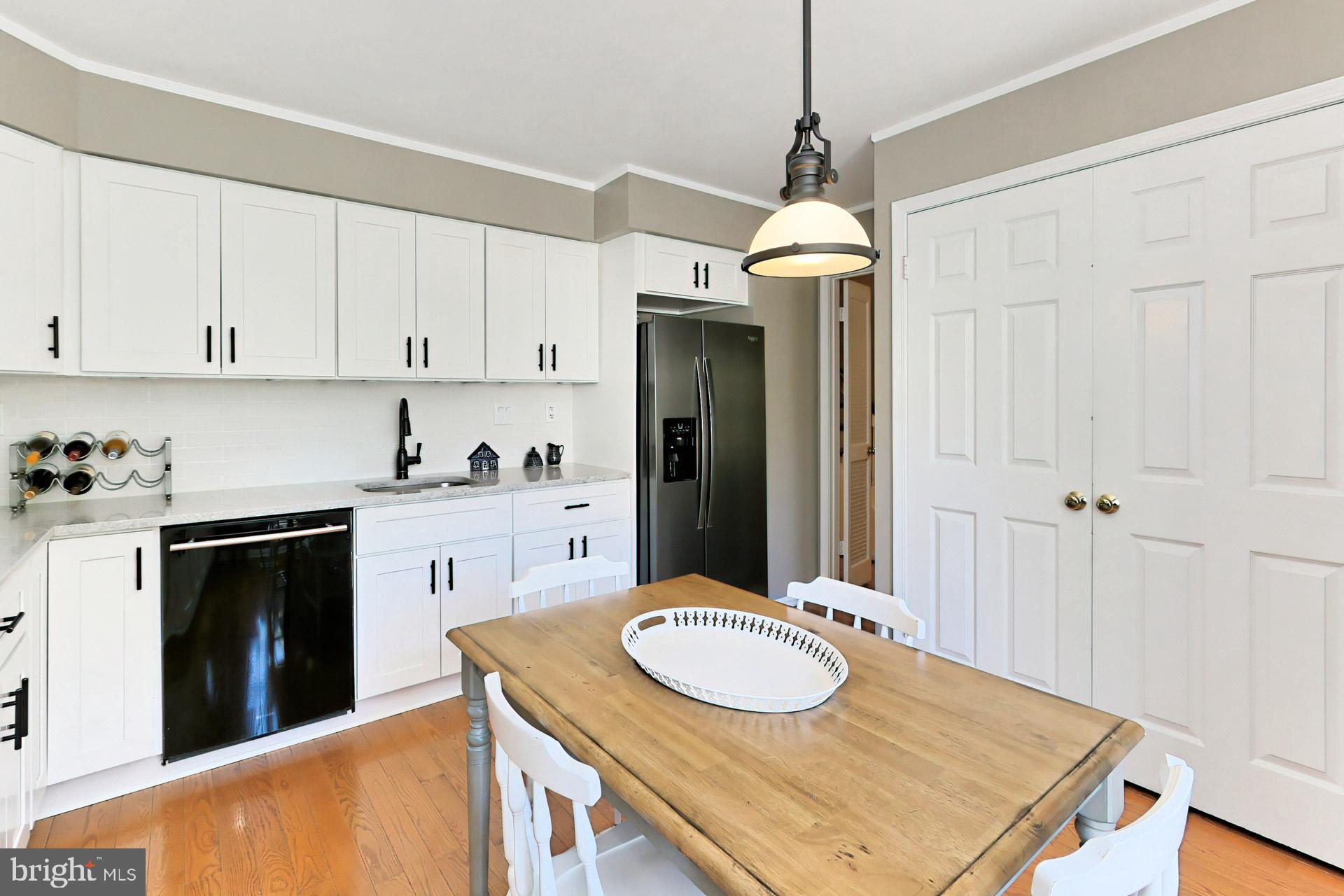 2941 Oakborough Square Oakton, VA 22124 - Photo 18 of 38