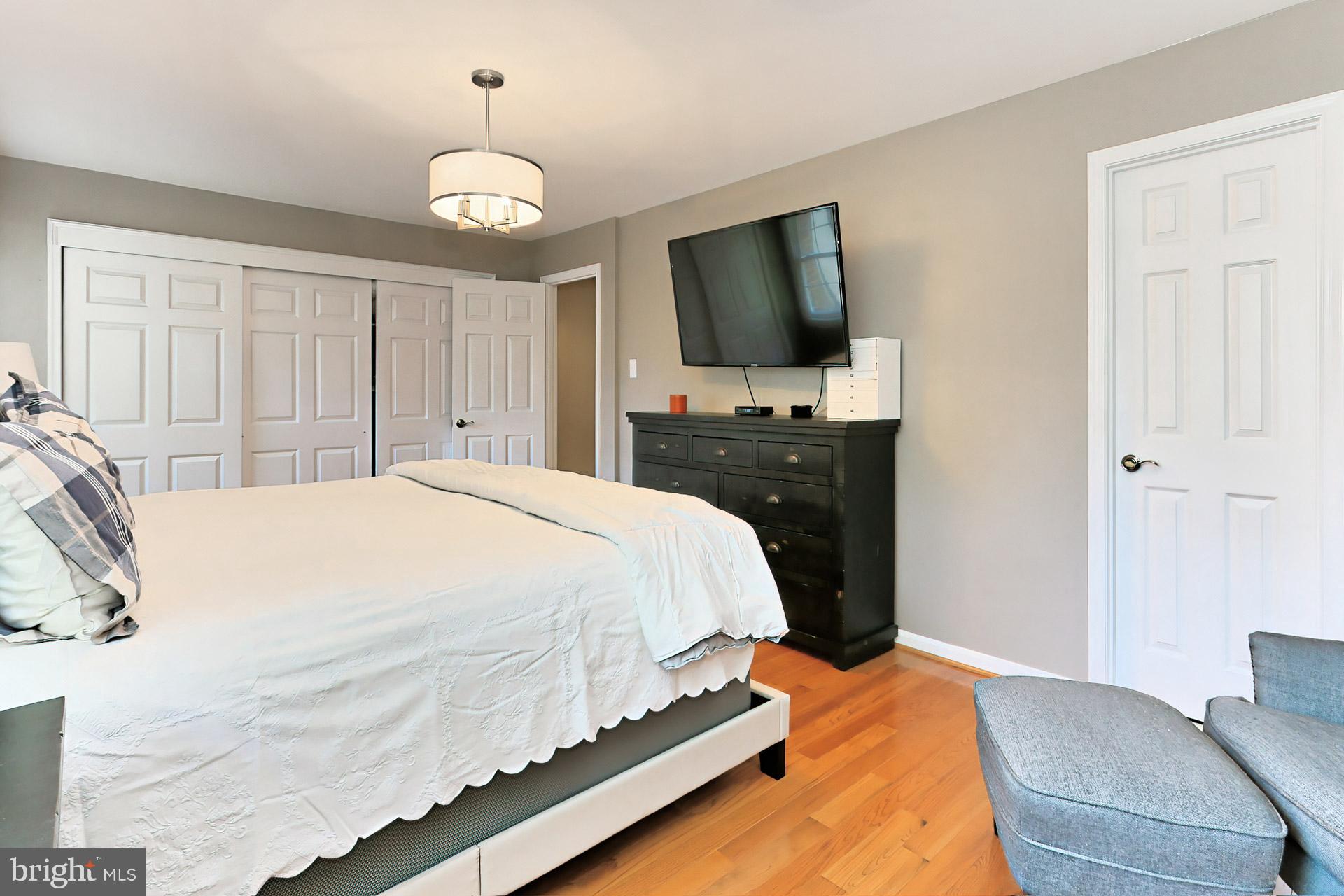 2941 Oakborough Square Oakton, VA 22124 - Photo 24 of 38