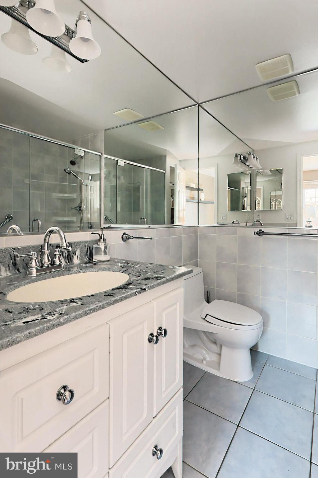 2941 Oakborough Square Oakton, VA 22124 - Photo 25 of 38
