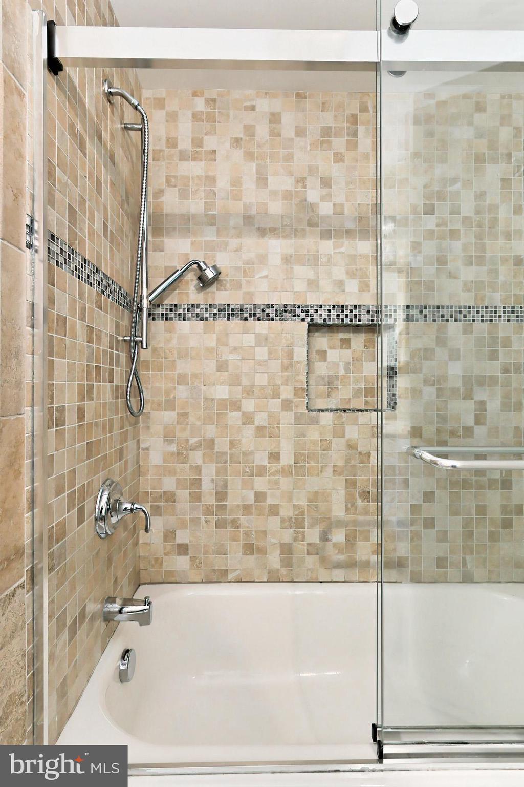 2941 Oakborough Square Oakton, VA 22124 - Photo 30 of 38