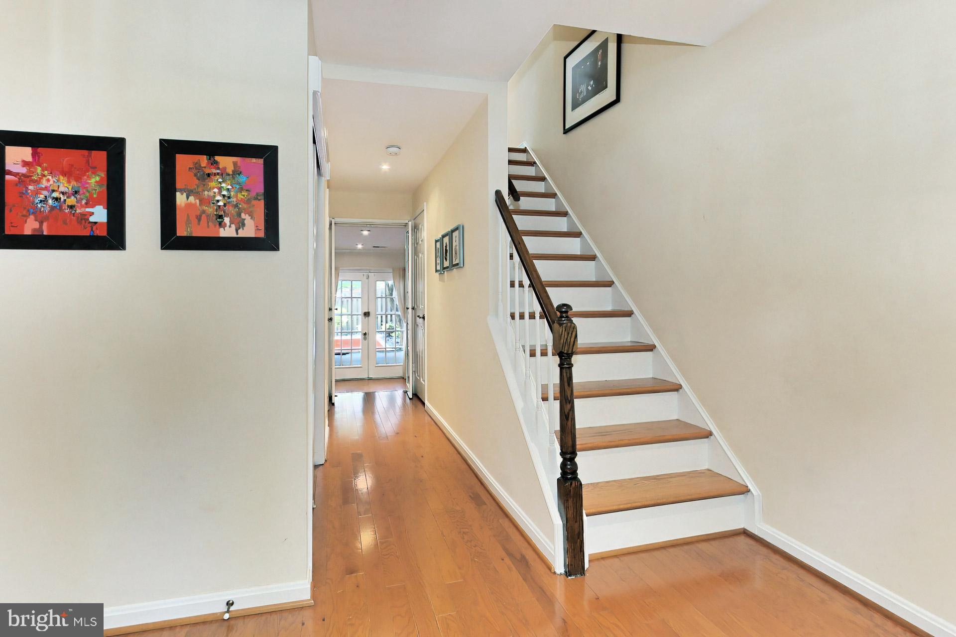 2941 Oakborough Square Oakton, VA 22124 - Photo 7 of 38