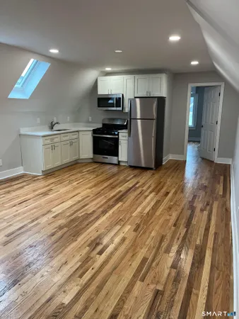 $2,500 | 85 James Street, Unit 3, Bridgeport, CT 06604