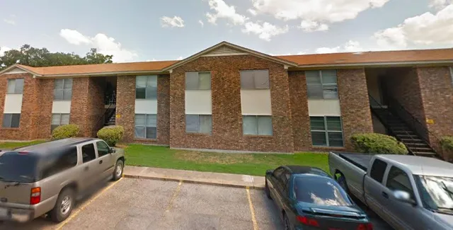 $507 | 106 Walnut Street, Hallettsville, TX 77964