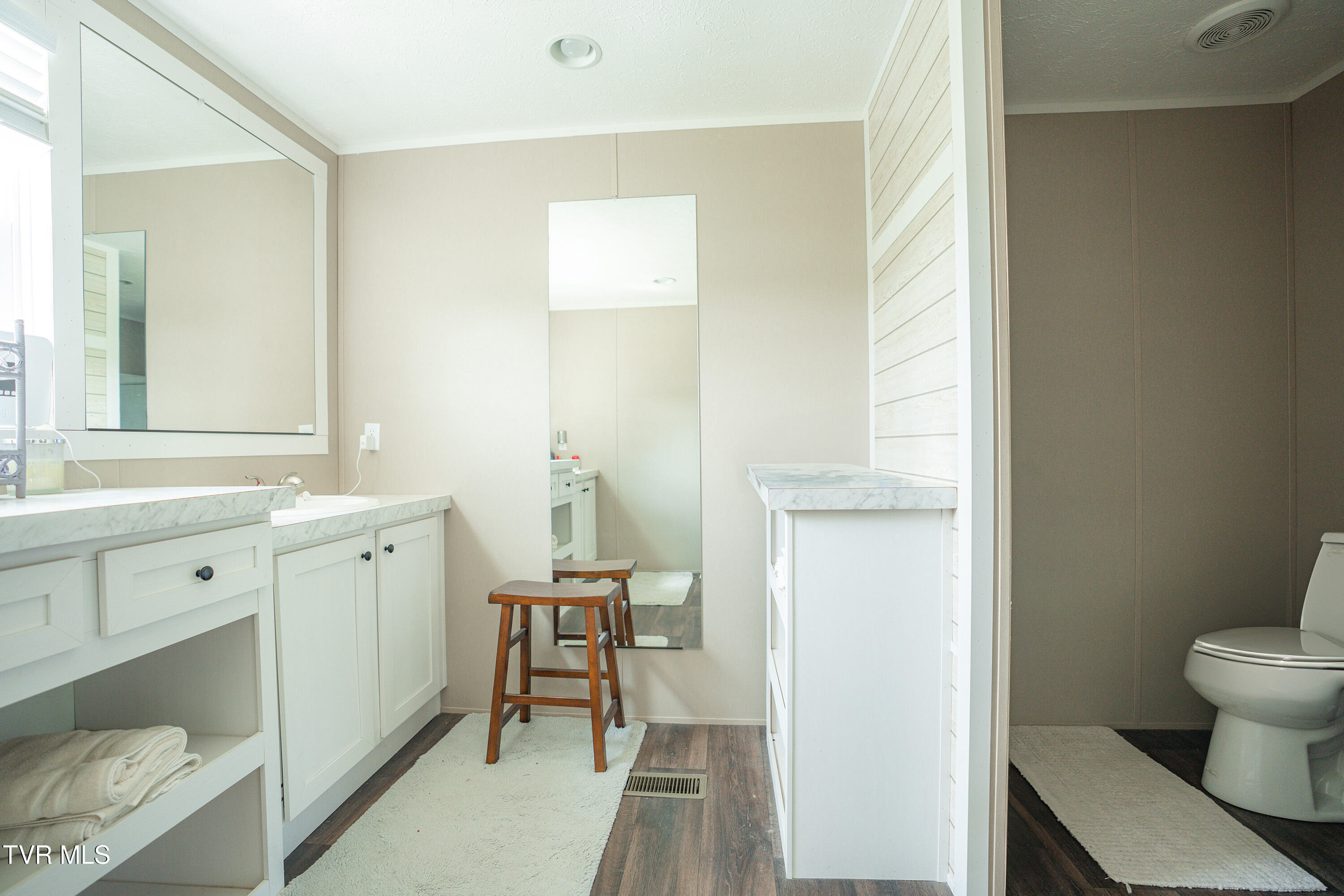 290 Smith Hollow Road Greeneville, TN 37743 - Photo 10 of 25 Bathroom