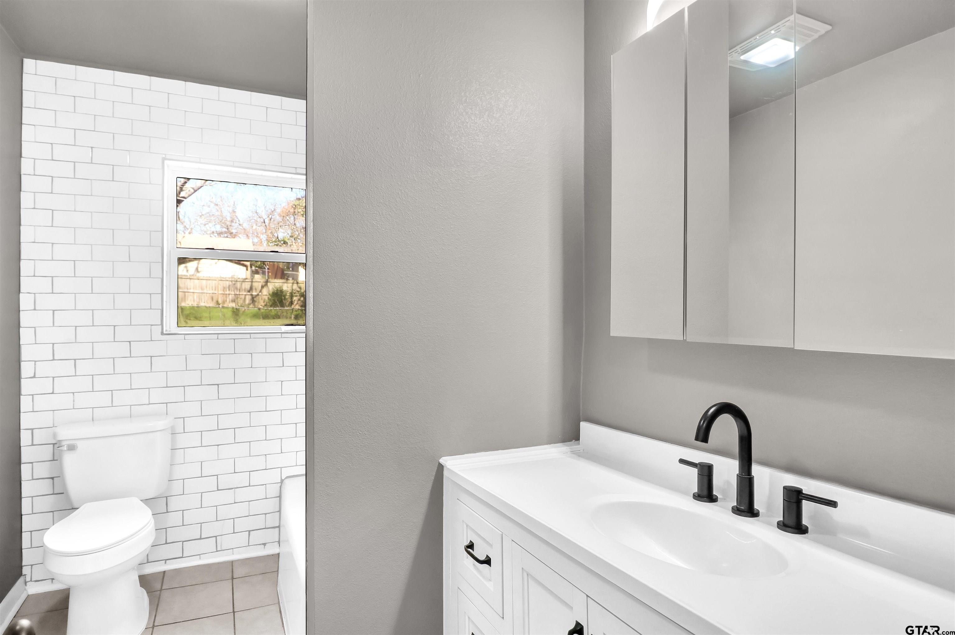 2031 Lee Street Tyler, TX 75702 - Photo 12 of 19