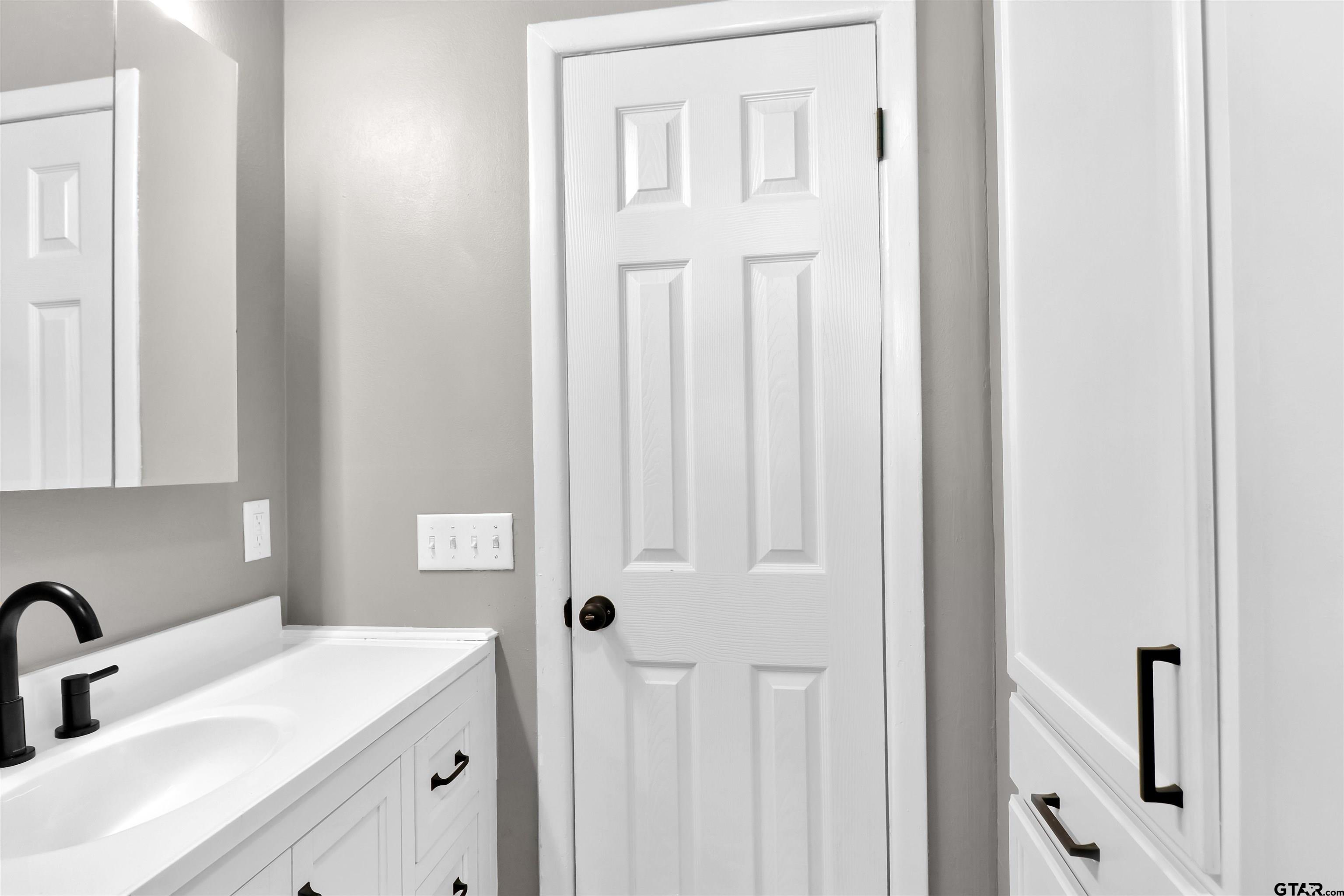 2031 Lee Street Tyler, TX 75702 - Photo 13 of 19