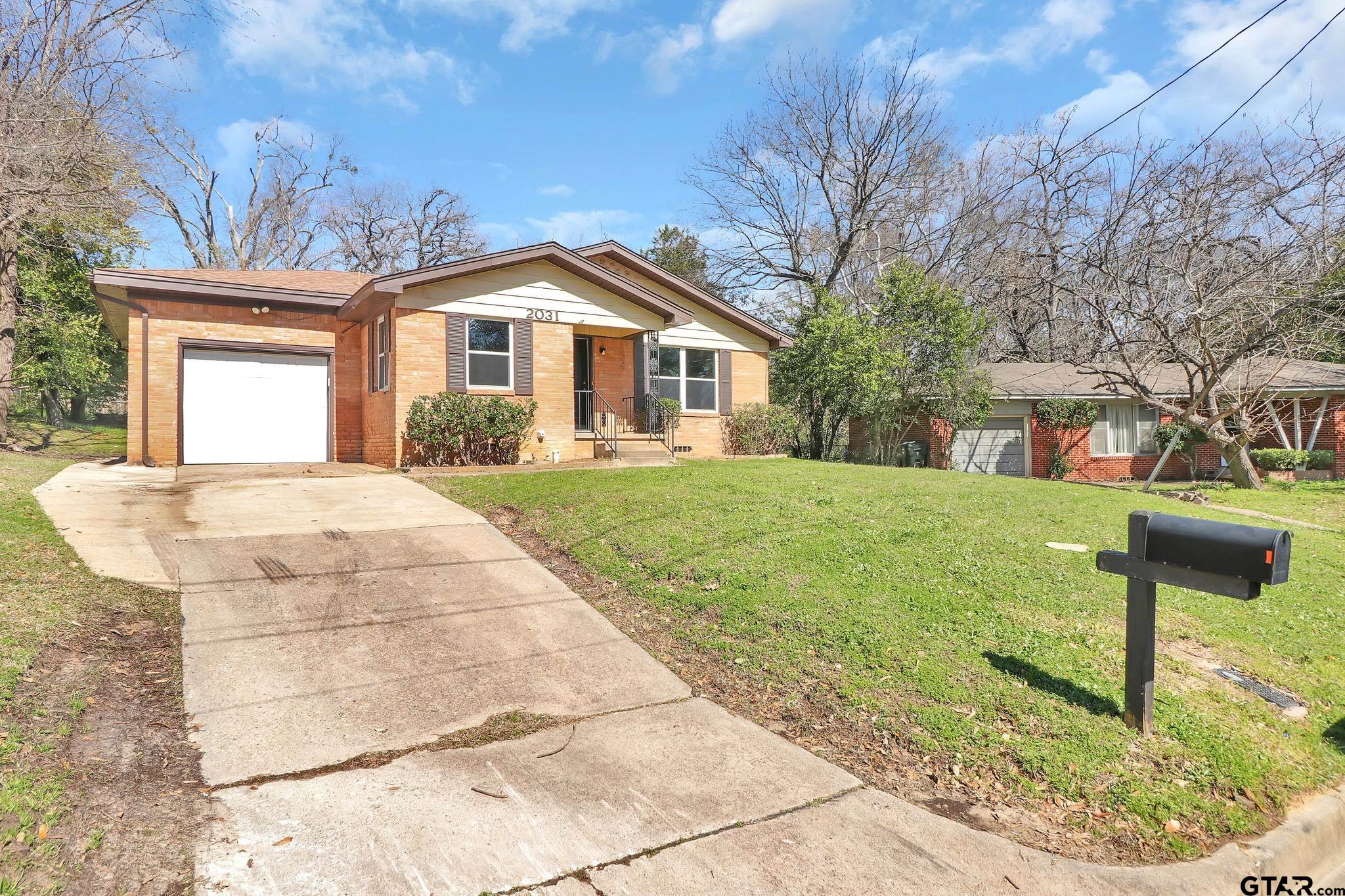 2031 Lee Street Tyler, TX 75702 - Photo 2 of 19