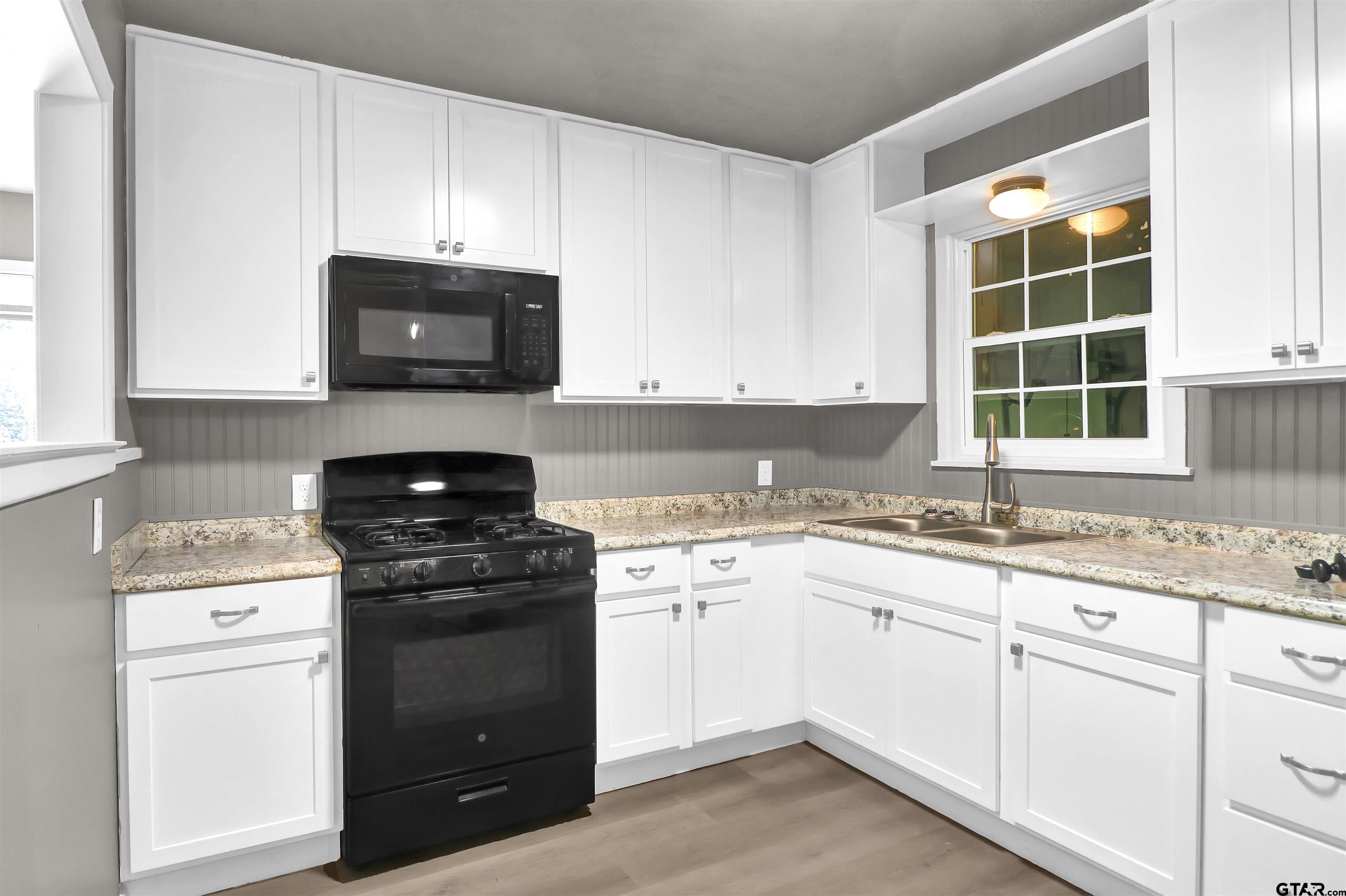 2031 Lee Street Tyler, TX 75702 - Photo 7 of 19