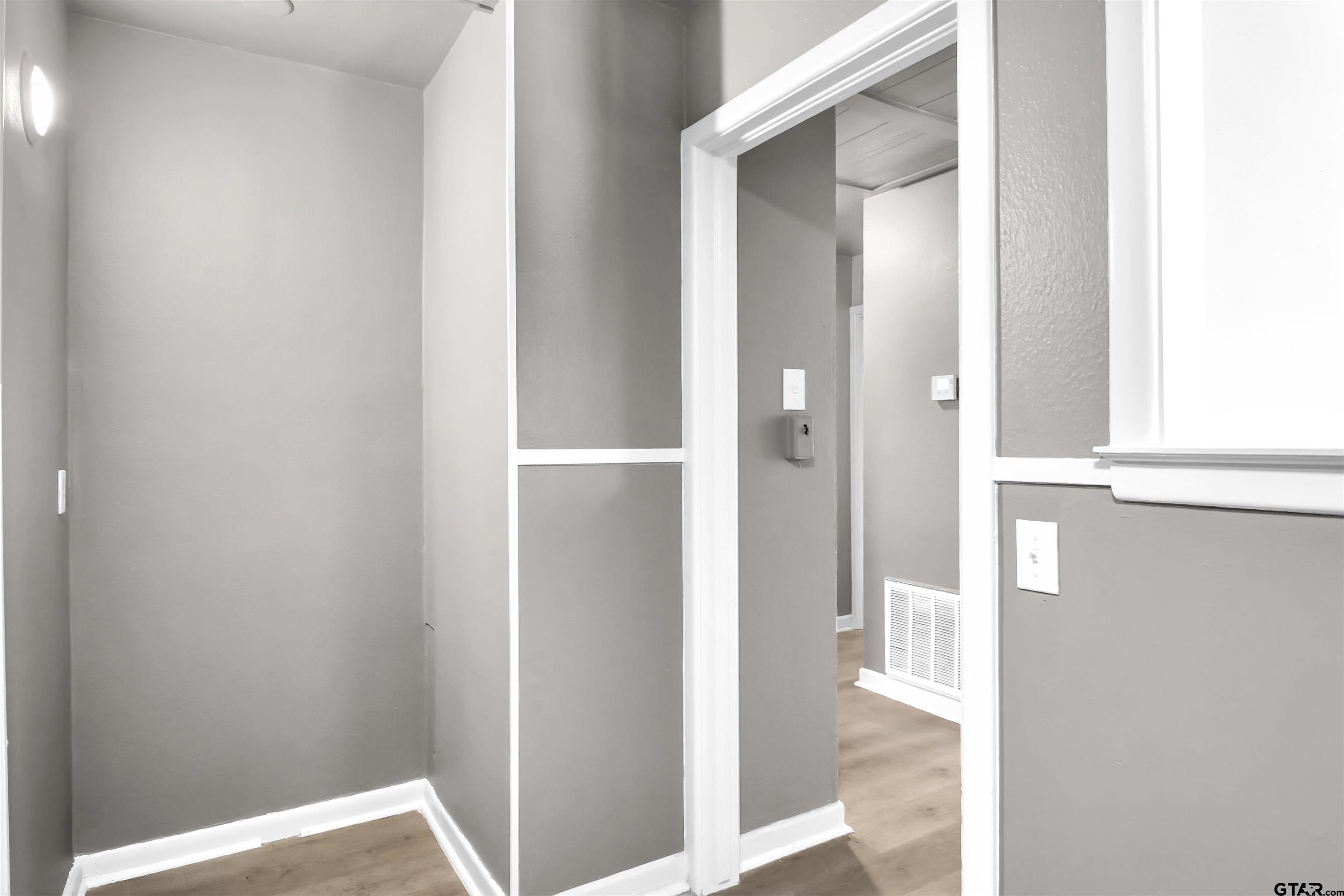 2031 Lee Street Tyler, TX 75702 - Photo 8 of 19